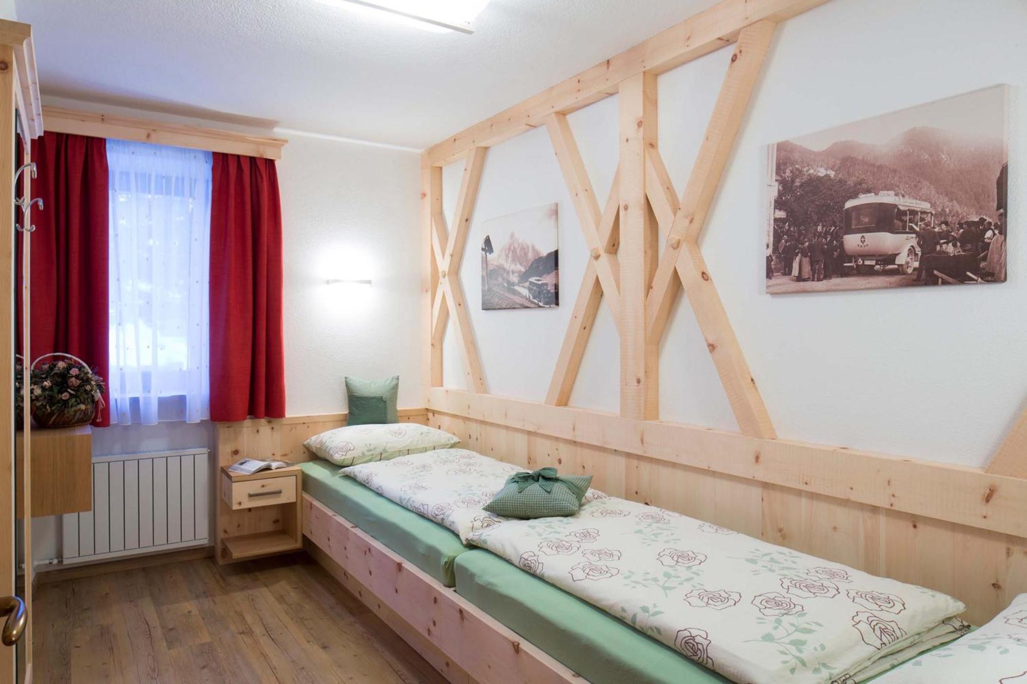 Alpin Apartments Colfosco Room photo