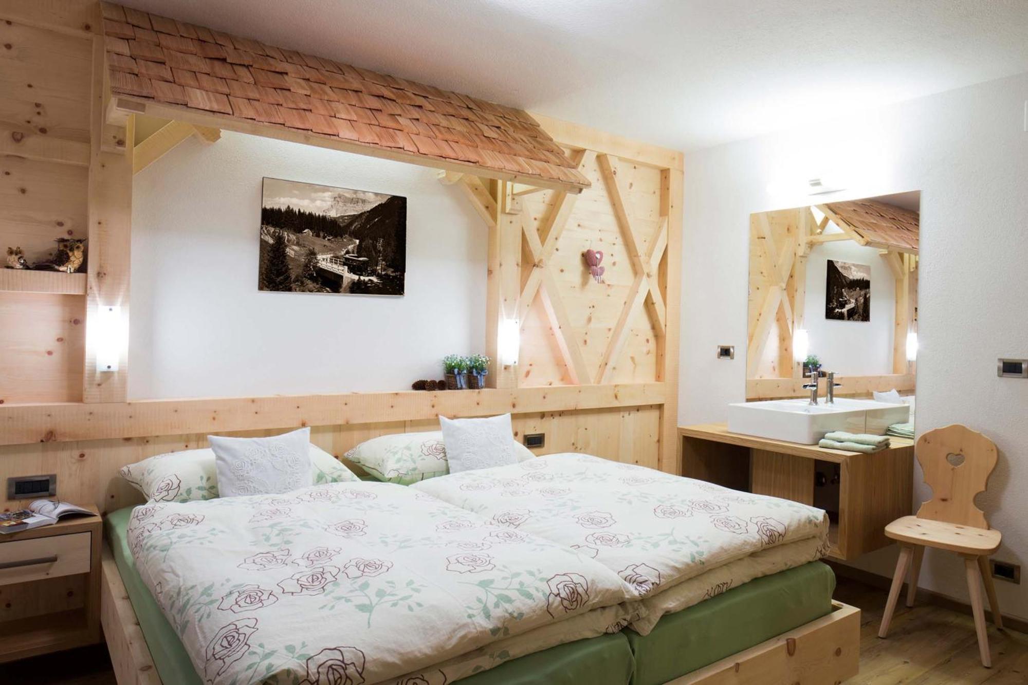 Alpin Apartments Colfosco Room photo