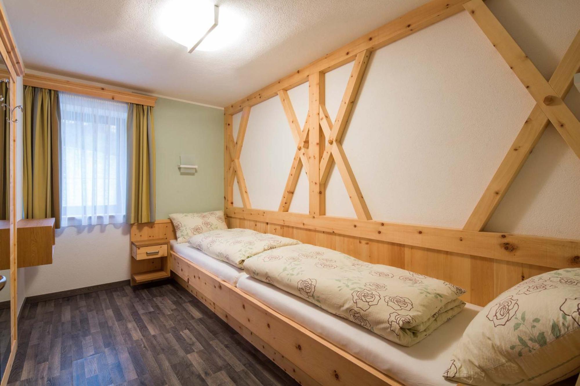 Alpin Apartments Colfosco Room photo